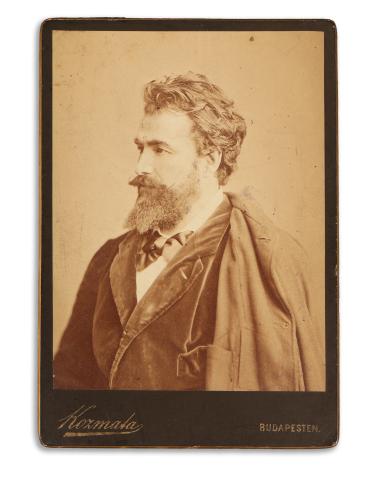 Huszár Adolf szobrászművész fényképe  Budapest 