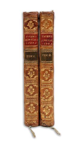 Martialis, Marcus Valerius : -- Epigrammatum libri. Ad optimos codices recensiti et castigati. I-II vol.  Lutetiae Parisorum [Paris], Typis Josephi Barbou, 1754 