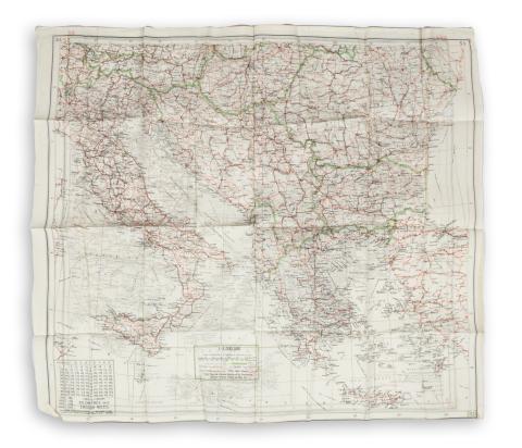 II. világháborús selyemtérkép Görögország, Törökország, Olaszország, Magyarország és a Balkán rajzával.   Hely, év és nyomda nélkül 